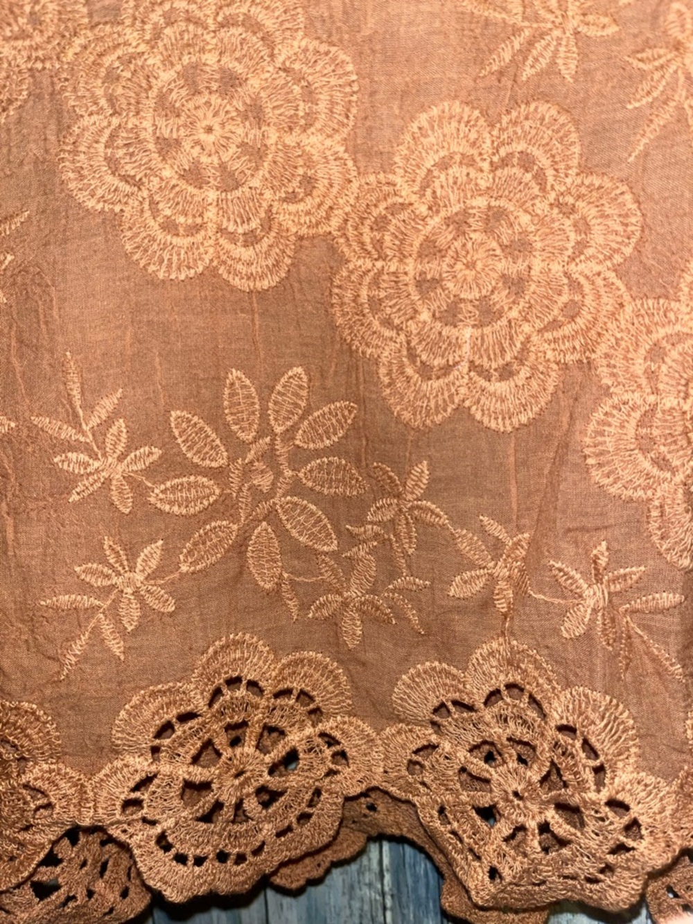 POL Brown Floral Lace V-Neck Blouse OS - Picture 4 of 4